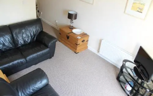 Number 6 Braeside Mews