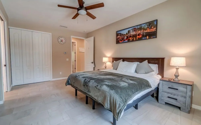 Suite Dreams Guesthouse aka Care Takeover Home