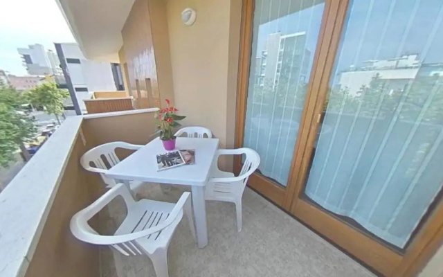 Familiar Flat Five Minutes From the Lignano Sand