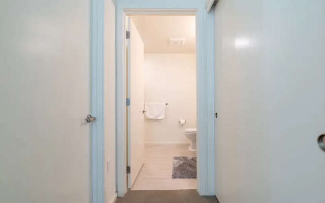 Sophari Isle: Mercer Island Apartments