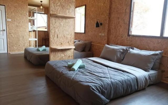 Parinya Hill Homestay & Cafe Koh Larn