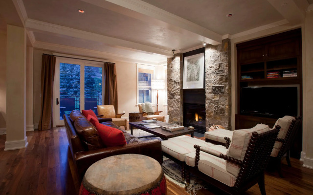 Element 52, Auberge Collection