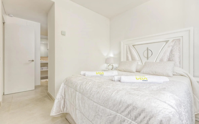 Ivy in Fuengirola with 2 bedrooms and 2 bathrooms