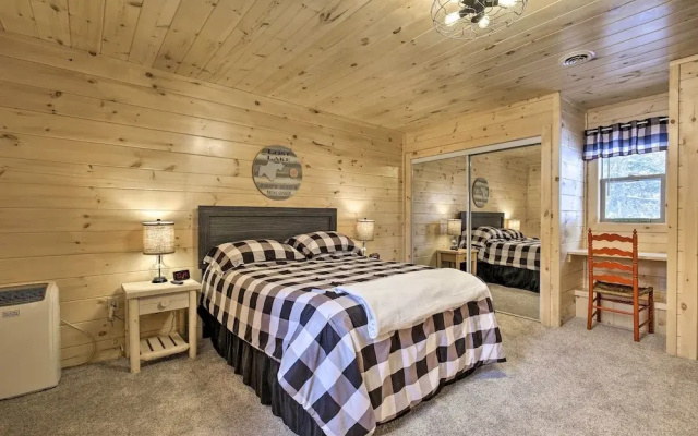 Charming Lost Lake Cabin: Fish, Boat & Hunt!