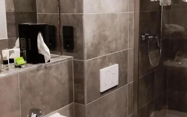 ARRIVEL Hotel Kirchheim - bisher: Novitel