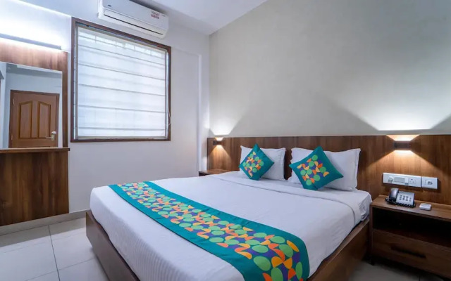 Treebo Petals Suites Marine Drive