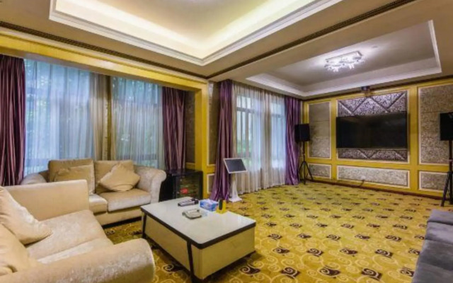 Honghua Hotel (Yichun Wentang)