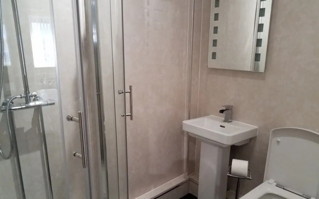 The Mayfair Lodge  Family Suite