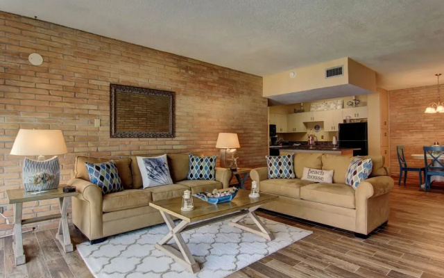 Channelview 208
