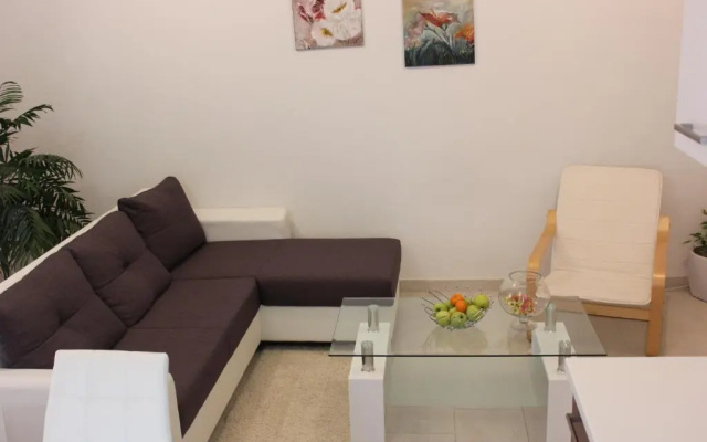 Apartment Maras