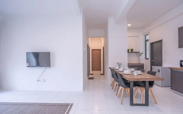Oyo Home 89575 Elegant 3br Imperio Professional Suite