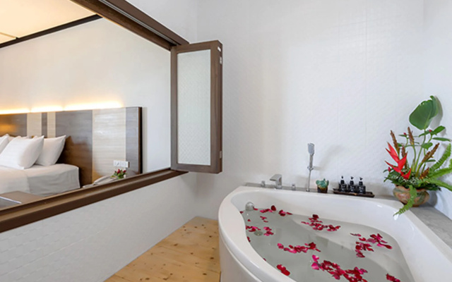 Отель Secret Cliff Resort Phuket
