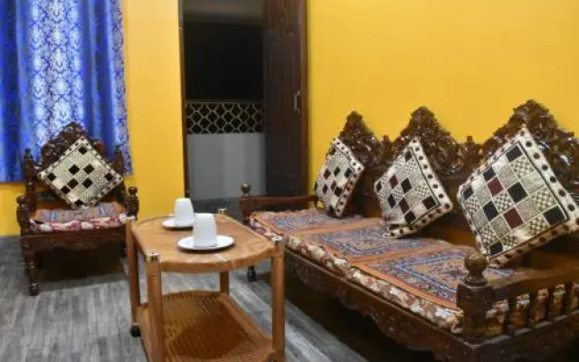 12 Homestay Apartments