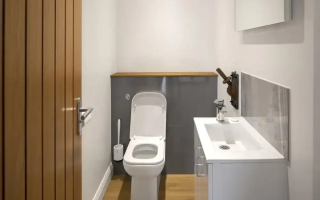 WS Flat 4 in Swindon