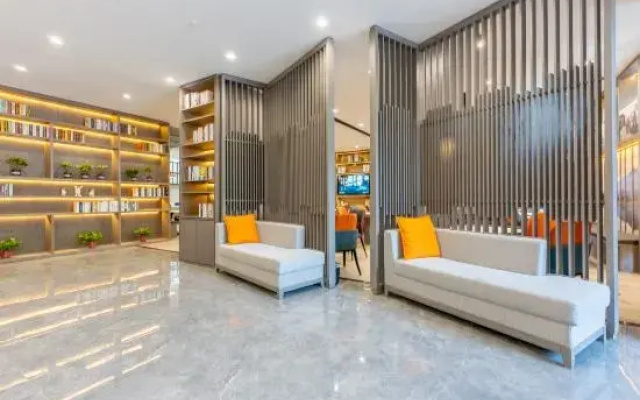 Ease Hotel (Jingmen Wanda Plaza Smart store)