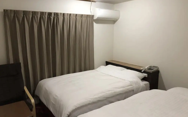 Business Hotel Tenmonkan Park - Hostel