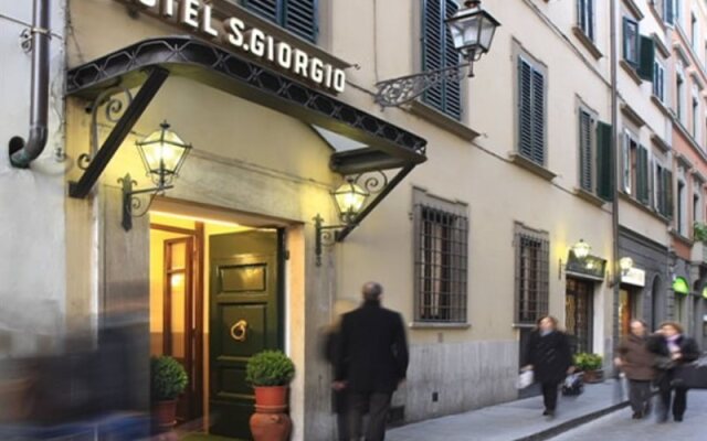 Hotel San Giorgio & Olimpic Florence вид на фасад