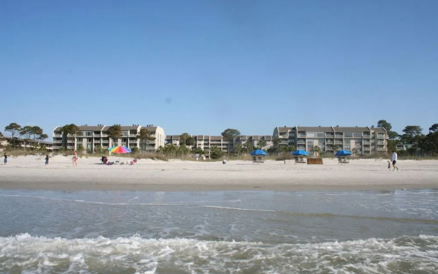Shorewood 310 by RedAwning