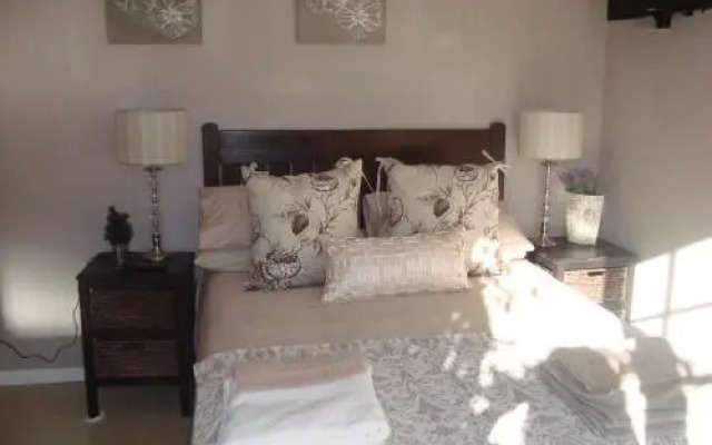 Dis Cottage