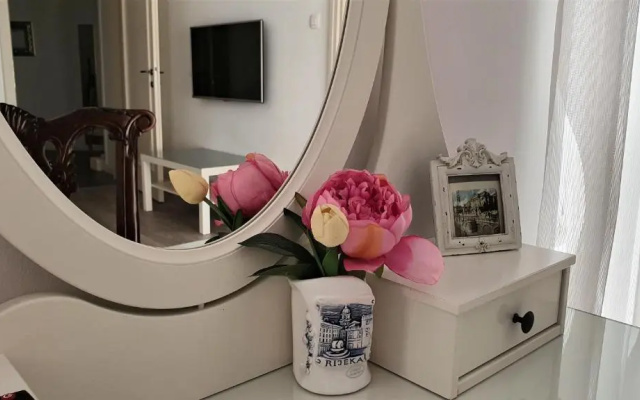 Apartment Cont