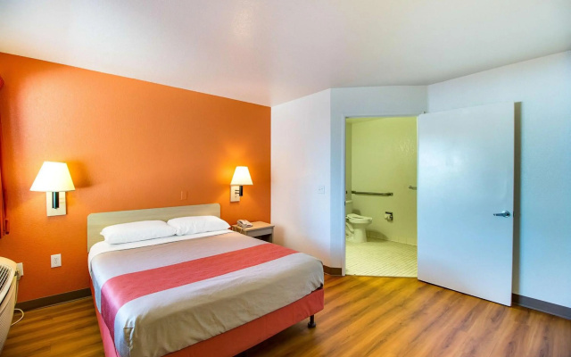 Motel 6 Phoenix East
