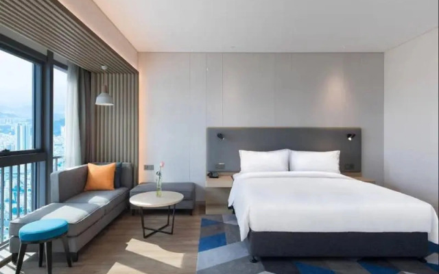 Holiday Inn Express Shenzhen Haiyuan City