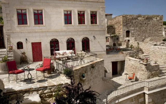 Hezen Cave Hotel