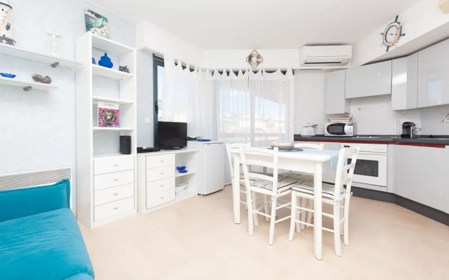 Vaneau Mediterranean Apartment
