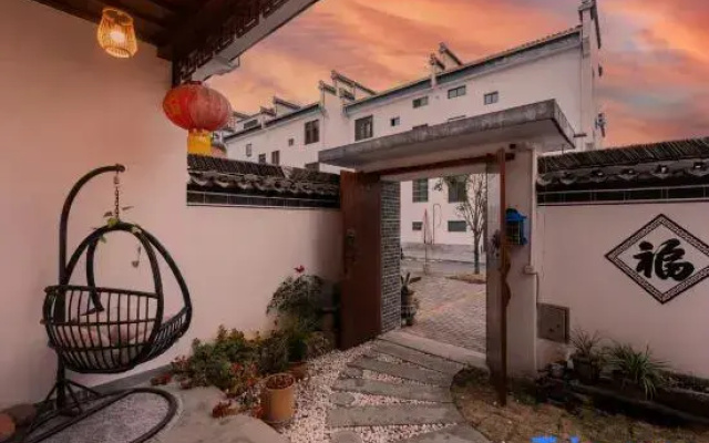 Xidi Banlan Homestay(Xidi Ancient Village Scenic Area Store)