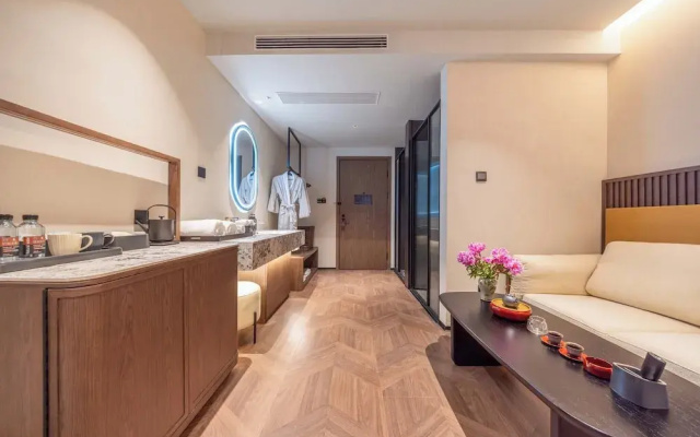 Yi Nian Fangcun Hotel
