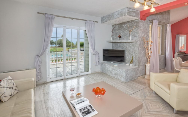 Grecian Villa Poseidon