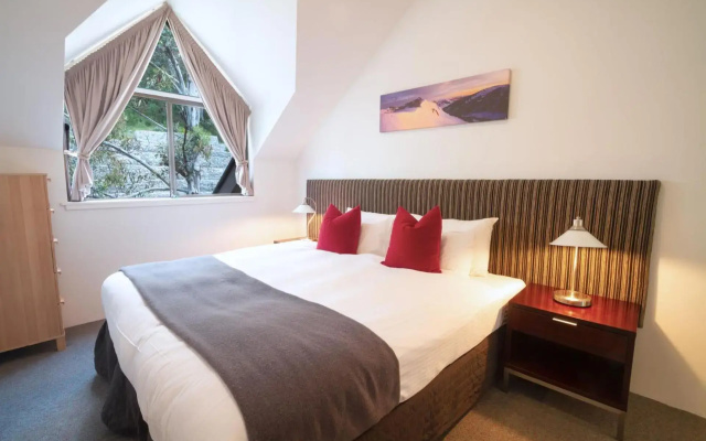 Lantern 1 Bedroom Balcony with Panoramic Alpine View