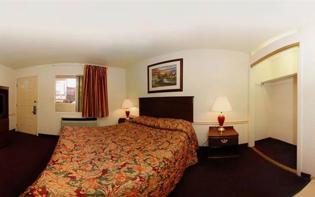 Town House Suites