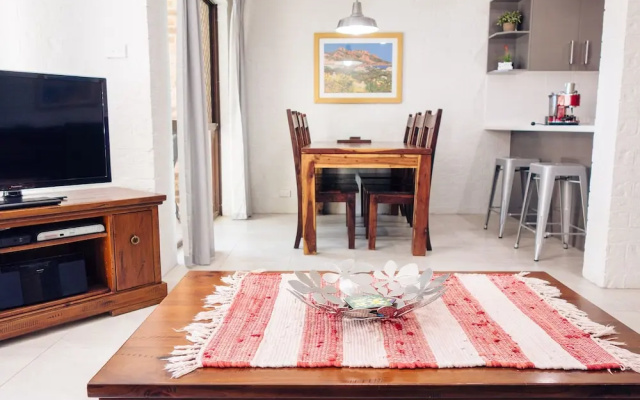 Nicholli, Bay Parklands, Unit 21/2 Gowrie Avenue