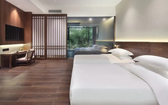 Riverside Wing Hotel Guilin