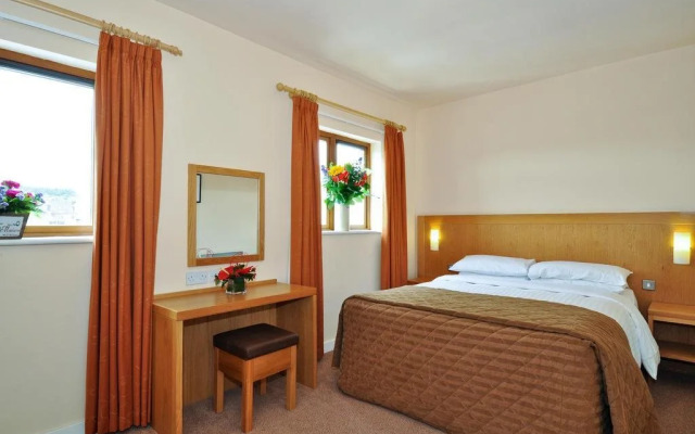 Clifden Station House