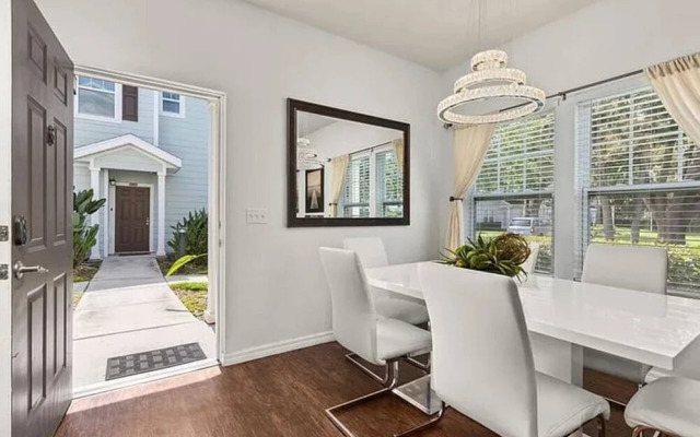 Spacious Family Retreat 4bdr Near Disney - 2408