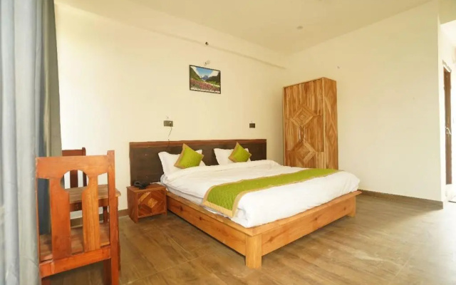 Lap Of Himalayas Resort