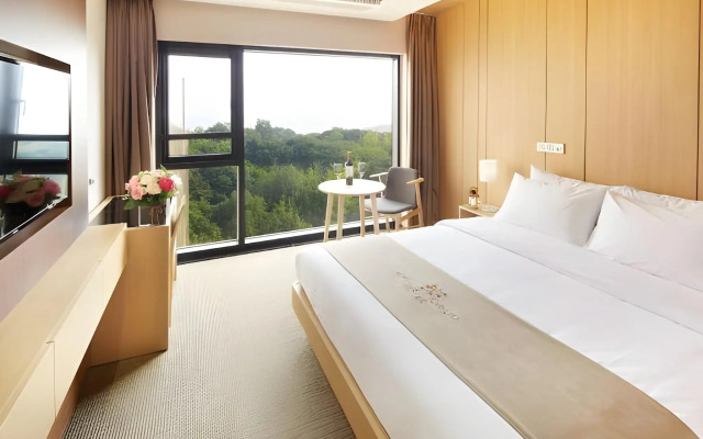 Royal Emporium Incheon Airport Hotel