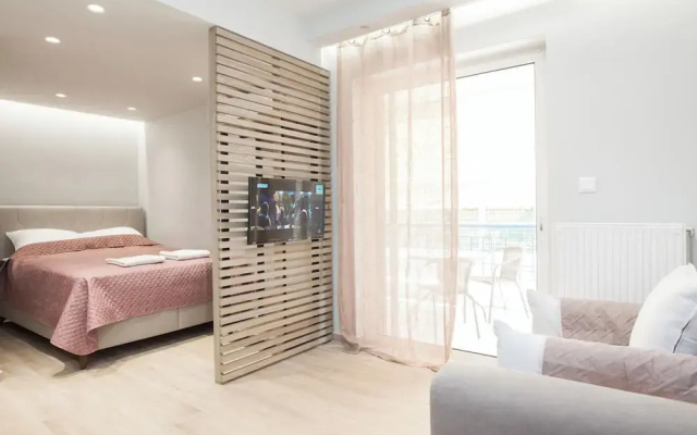 Petralona Gem Hotel-Style Studio Balcony