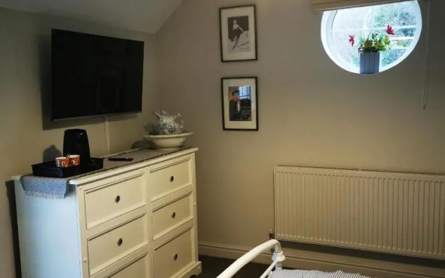 Rooms by the River at Glan Aber