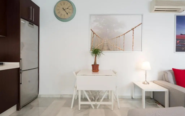 ML1C-Prime Location Marble Apartment with Patios