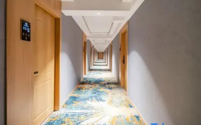 Yuelong Bay Business Hotel (Changzhou Wujin Wuyue Plaza)