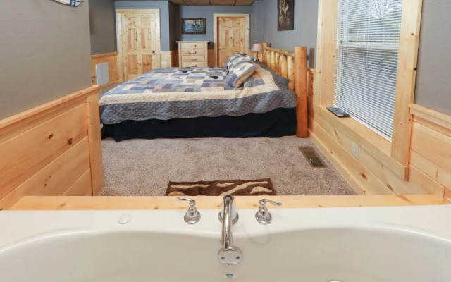 651 Country Oaks Dr Cabin