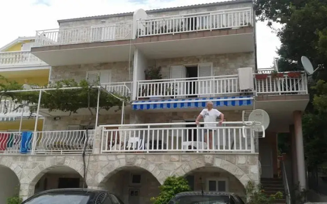 Apartments Lončarević