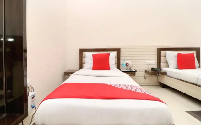 Hotel C M Plaza By OYO Rooms
