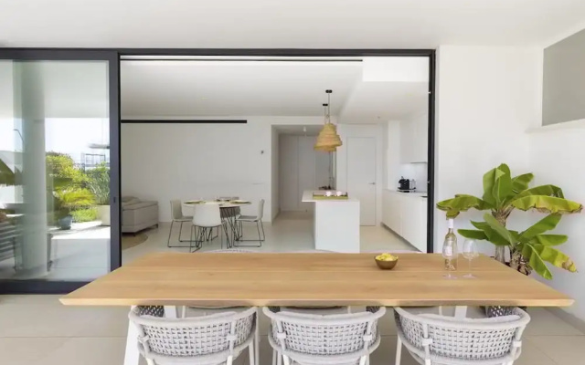 Exclusive Apartment With Garden in Higueron