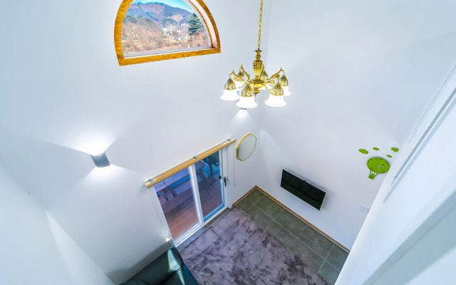 Hyovely House