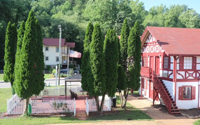 Helen Alpine Village Inn