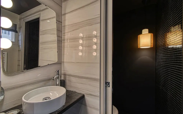 Amazing Chic Apt in Le Suquet by GuestReady
